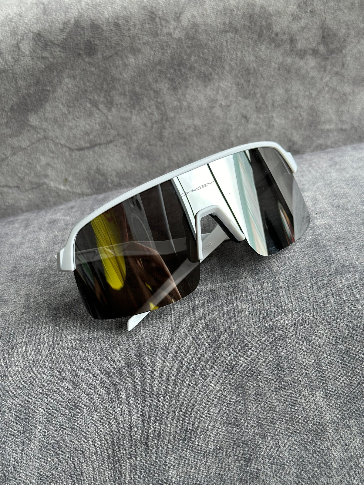OAKLEY