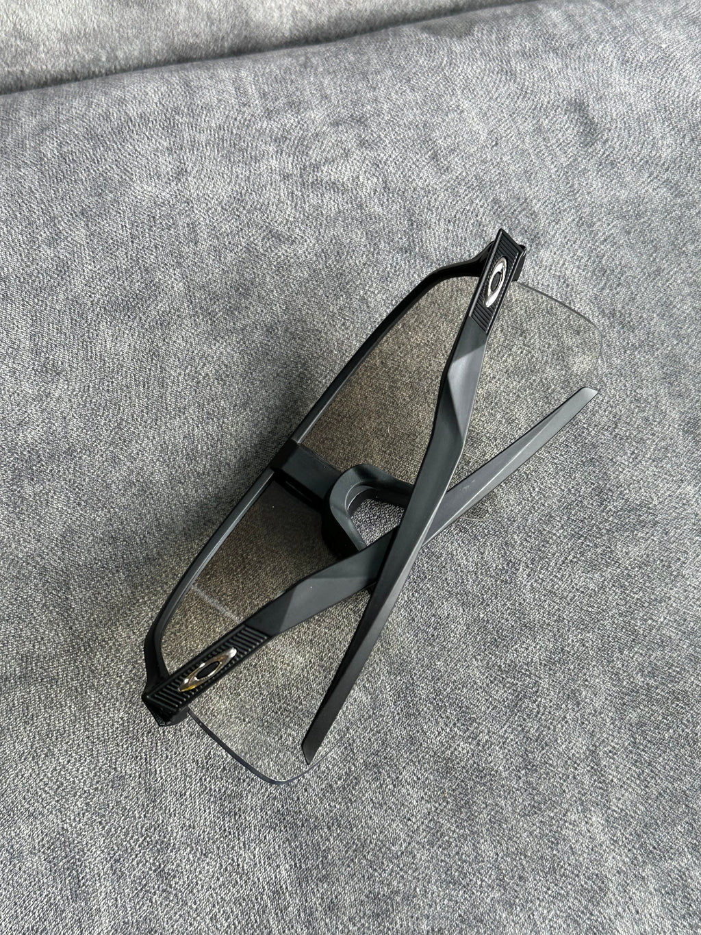 OAKLEY