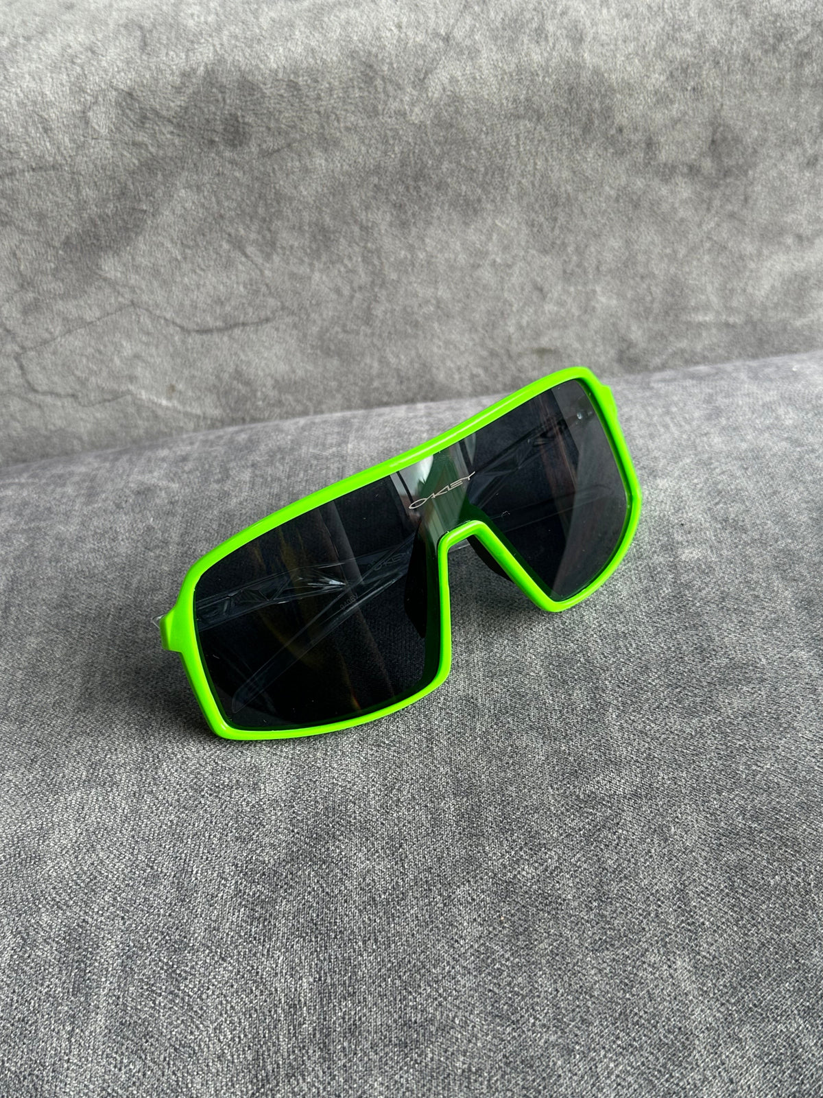 OAKLEY