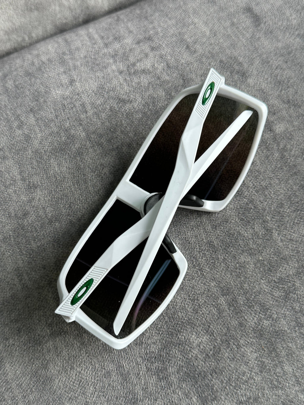 OAKLEY